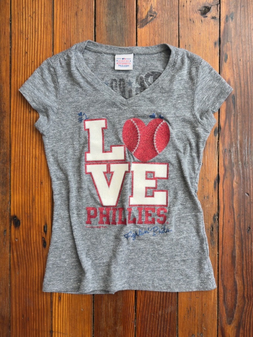 2010 5th & Ocean Phillies LOVE sparkly embellished girls gray vneck tee
